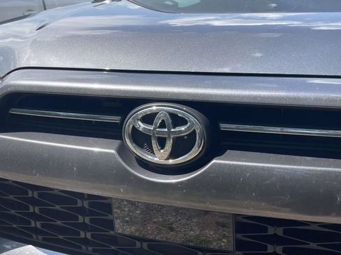Used 2020 Toyota 4Runner SR5 AWD/4WD image 5