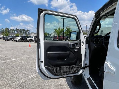 Used 2021 Jeep Gladiator Sport AWD/4WD image 50