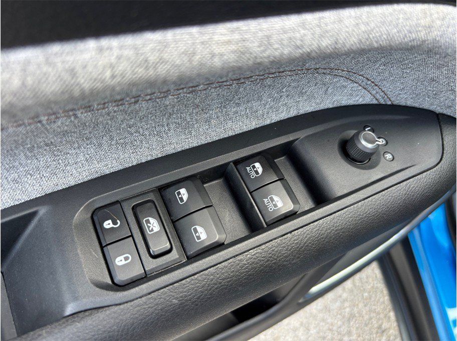 Used 2024 Jeep Compass Latitude AWD/4WD image 21