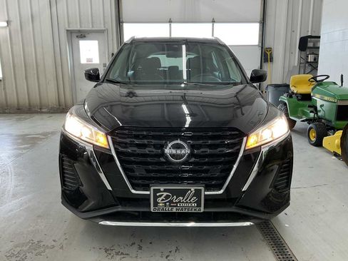 Used 2024 Nissan Kicks SR image 2