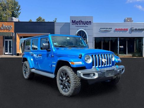 Used 2022 Jeep Wrangler Unlimited Sahara w/ Cold Weather Group AWD/4WD image 1