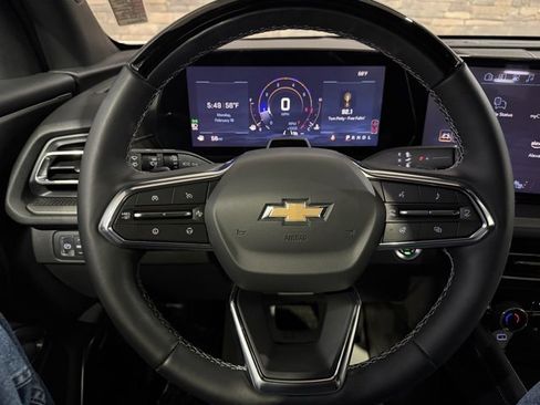 Used 2025 Chevrolet Traverse LT w/ Enhanced Driving Package image 17