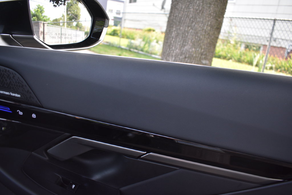 Used 2025 BMW 530i RWD image 19