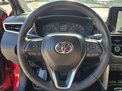 Used 2025 Toyota Corolla Cross AWD Hybrid w/ Moonroof Package image 17