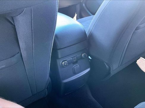 Used 2016 Ford Explorer XLT FWD image 33