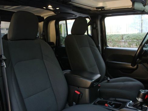 Used 2022 Jeep Gladiator Sport image 24