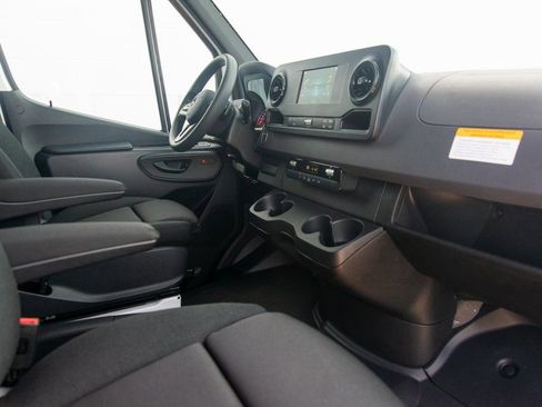 Used 2024 Mercedes-Benz Sprinter 144 Cargo image 29