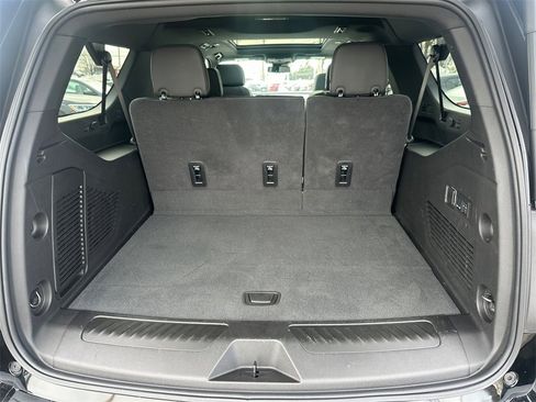 Used 2025 Chevrolet Suburban LT w/ Comfort Package image 23