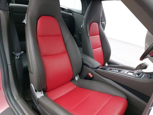 Certified 2019 Porsche 911 Targa 4S image 12