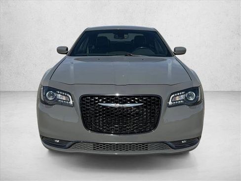 Used 2019 Chrysler 300 S image 2