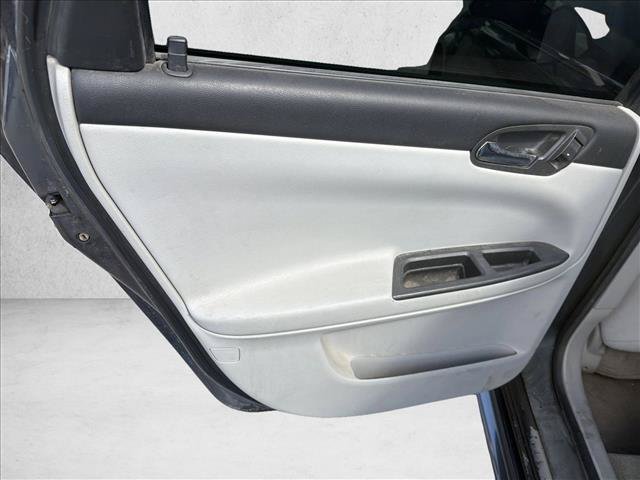 Used 2010 Chevrolet Impala LT FWD image 14