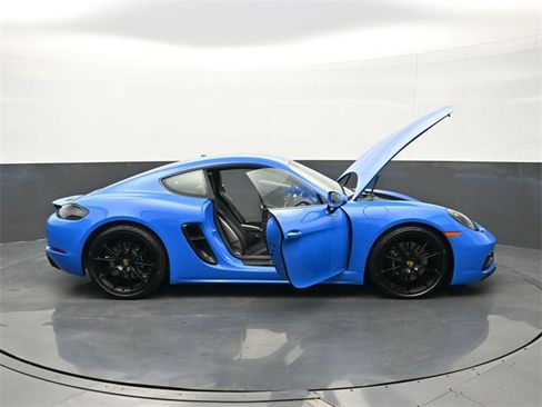 Certified 2025 Porsche 718 Cayman GTS image 31