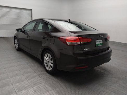 Used 2017 Kia Forte LX w/ LX Popular Package image 5