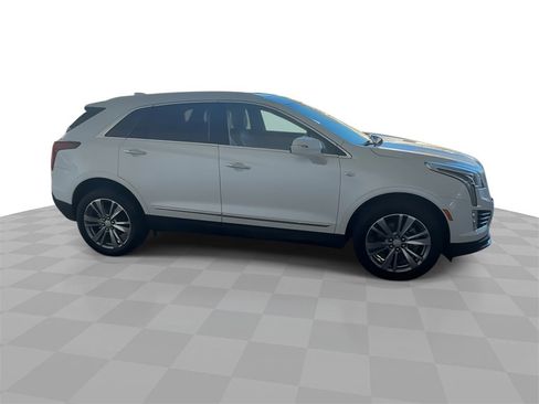 Certified 2025 Cadillac XT5 Premium Luxury image 9