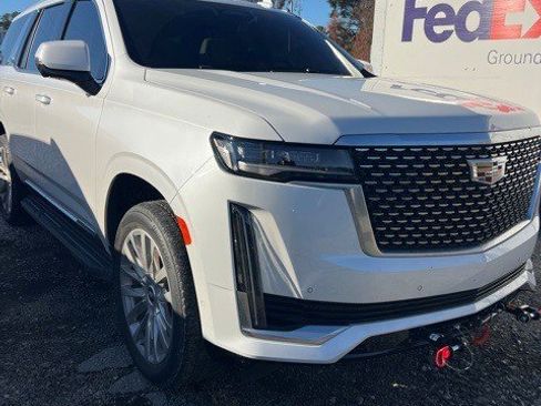 Certified 2024 Cadillac Escalade Premium Luxury image 3