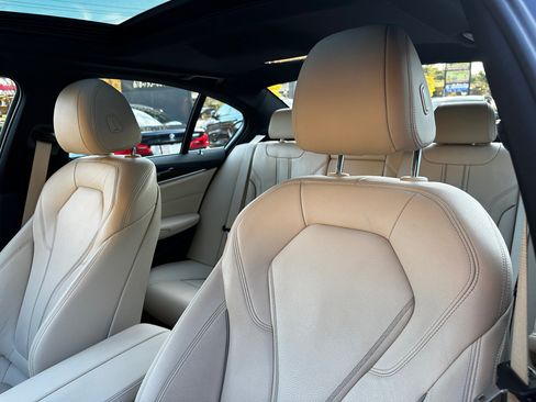 Used 2019 BMW 530i 530i Sport-Line & Executive Pa w/ Convenience Package image 18