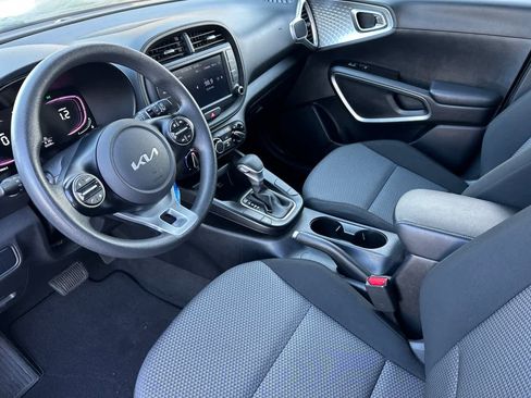 Used 2023 Kia Soul LX w/ Option Group 015 image 9