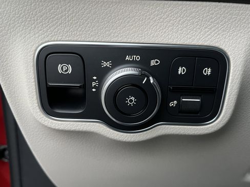 New 2026 Mercedes-Benz GLB 250 image 24