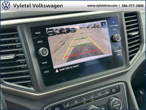 Used 2020 Volkswagen Atlas Cross Sport SE image 26