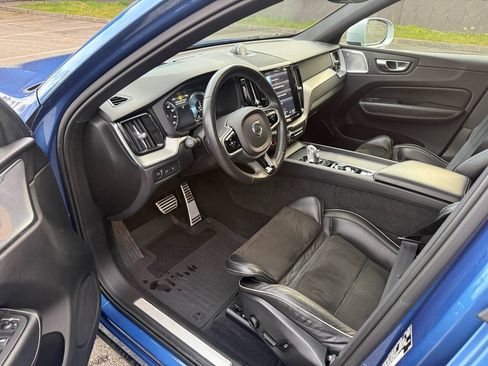 Used 2018 Volvo XC60 T8 R-Design w/ Convenience Package AWD/4WD image 7