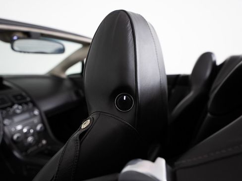Used 2012 Aston Martin V8 Vantage Roadster RWD image 20