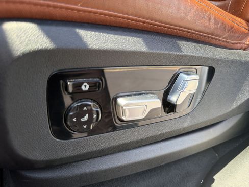 Used 2019 BMW X7 xDrive50i w/ Premium Package AWD/4WD image 29