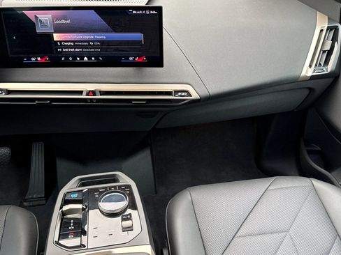 Used 2025 BMW iX xDrive50 image 30