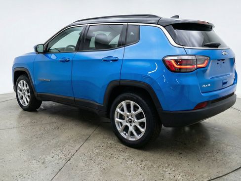 Used 2025 Jeep Compass Limited AWD/4WD image 6
