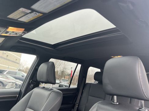 Used 2023 Lexus GX 460 Premium image 24