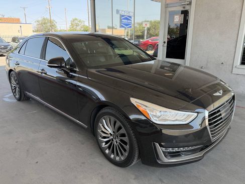 Used 2019 Genesis G90 3.3T Premium RWD image 2