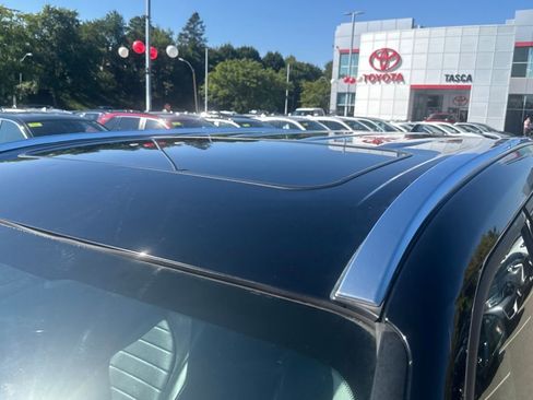 Used 2020 Toyota Highlander XLE image 49