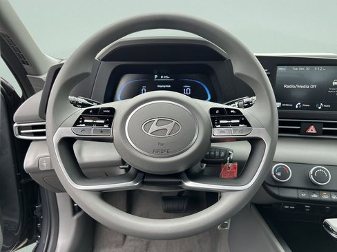 New 2026 Hyundai Elantra SEL Sport Premium FWD image 30