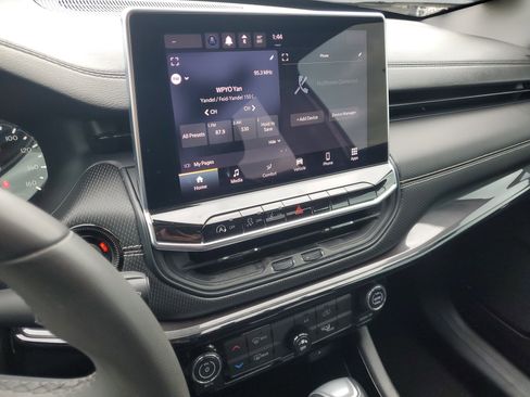 Used 2023 Jeep Compass Altitude image 24