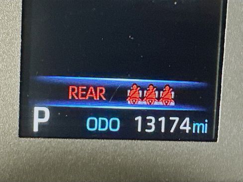 Used 2024 Toyota Corolla Cross L image 18