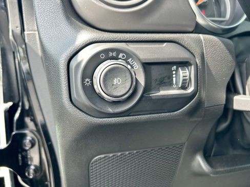 Used 2023 Jeep Wrangler Unlimited Sport AWD/4WD image 37