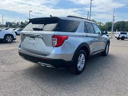 Certified 2023 Ford Explorer XLT w/ Equipment Group 202A AWD/4WD image 4