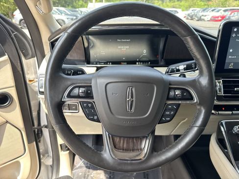 Used 2018 Lincoln Navigator Reserve w/ Technology Package AWD/4WD image 29