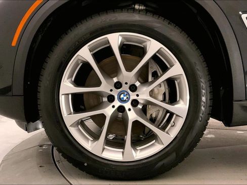 Certified 2023 BMW X5 xDrive45e w/ Executive Package image 8