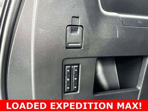 Used 2022 Ford Expedition Max Limited image 9