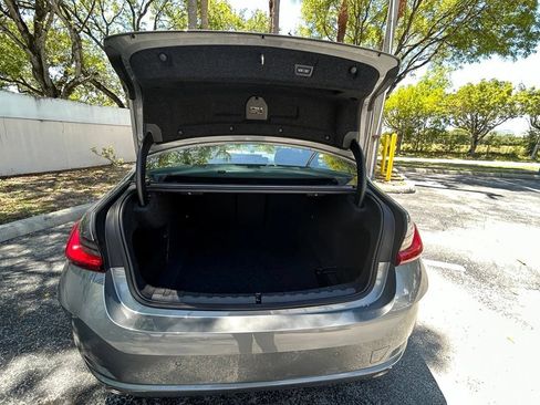Used 2025 BMW 330i Sedan w/ Convenience Package RWD image 38