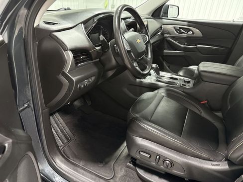 Used 2020 Chevrolet Traverse LT w/ LPO, Floor Liner Package FWD image 10