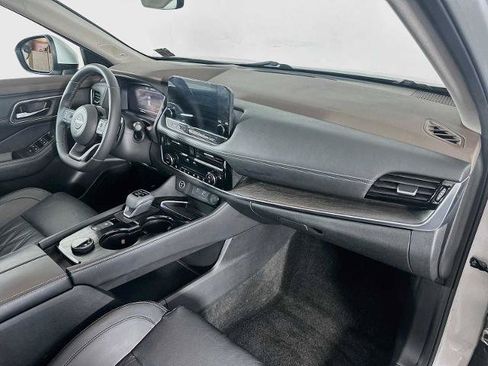 Certified 2022 Nissan Rogue Platinum w/ Head-Up Display Package AWD/4WD image 29