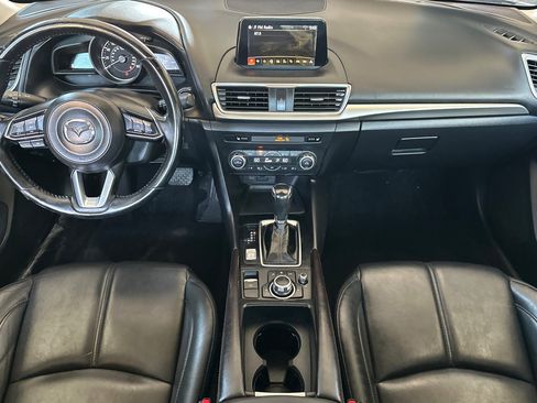 Used 2018 MAZDA MAZDA3 Touring FWD image 13