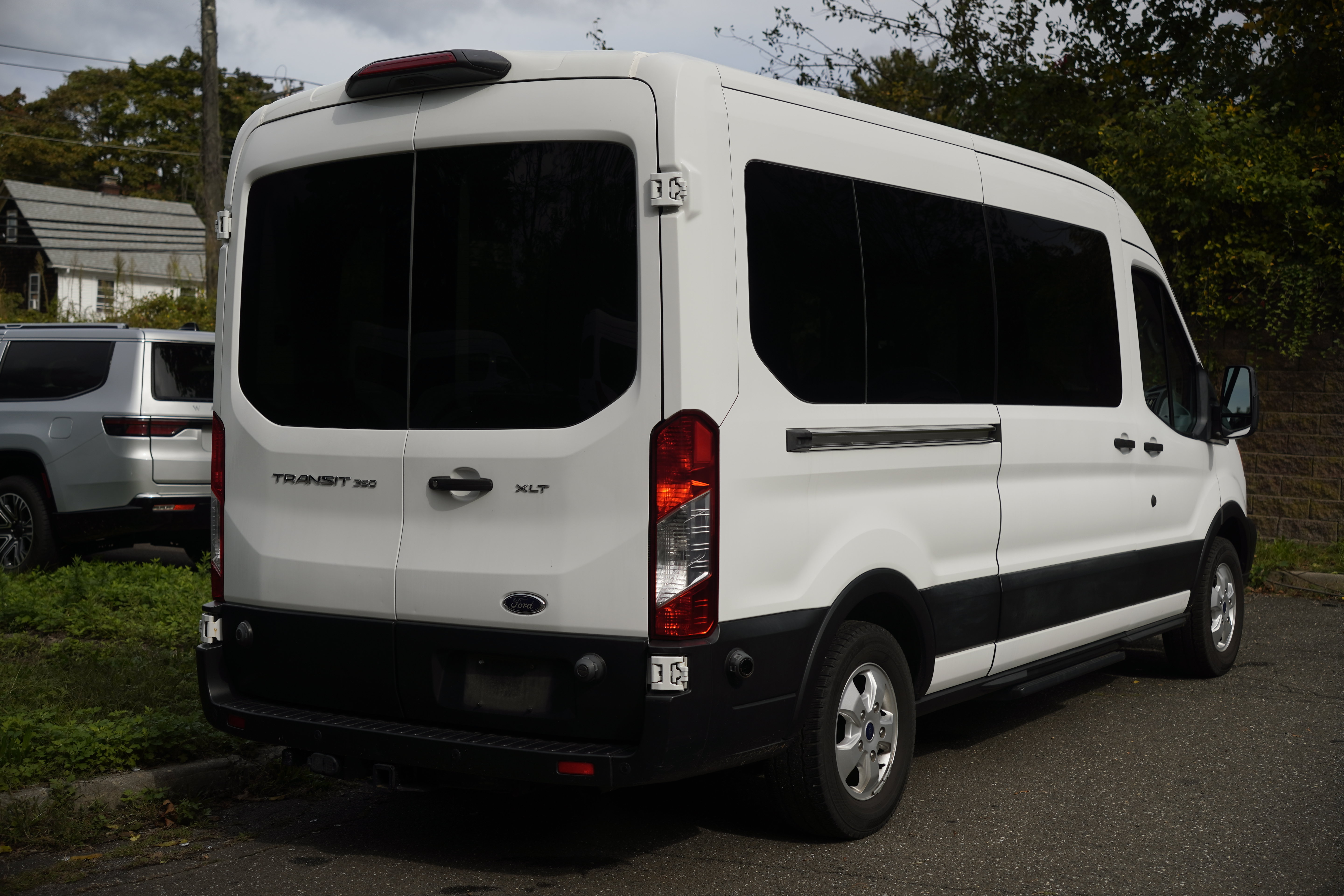 Used 2019 Ford Transit 350 XLT RWD image 7