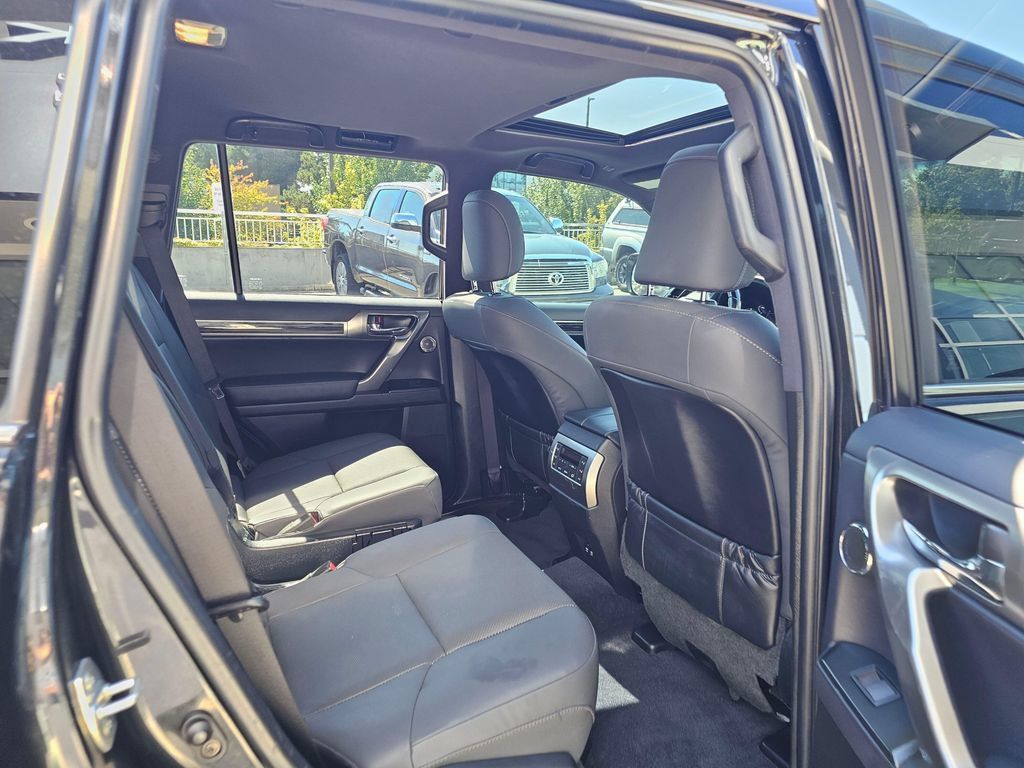 Used 2022 Lexus GX 460 Premium AWD/4WD image 14