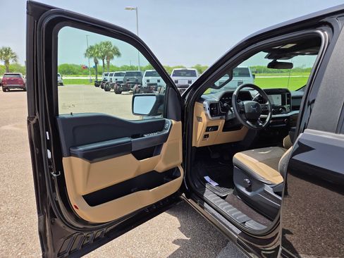Used 2021 Ford F150 XLT AWD/4WD image 12