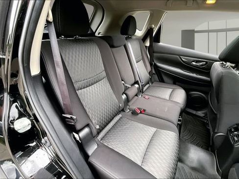Used 2020 Nissan Rogue SV w/ Sun & Sound Touring Package FWD image 23