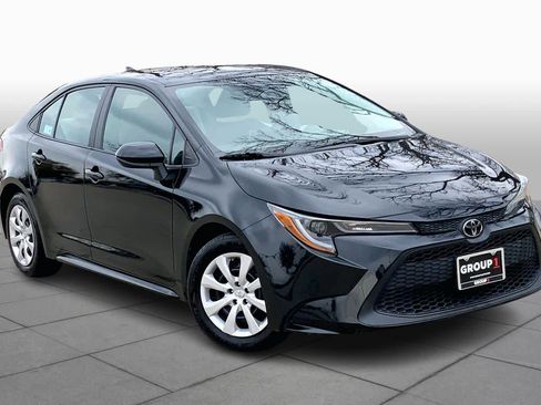 Used 2020 Toyota Corolla LE image 3