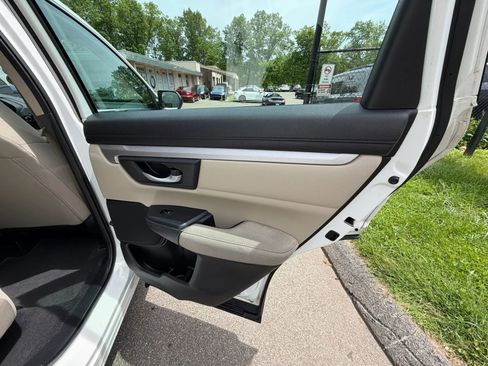 Used 2017 Honda CR-V LX image 17