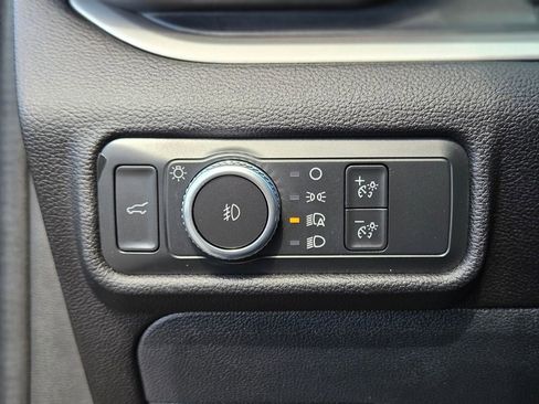 Used 2022 Ford Explorer XLT w/ Equipment Group 202A image 26